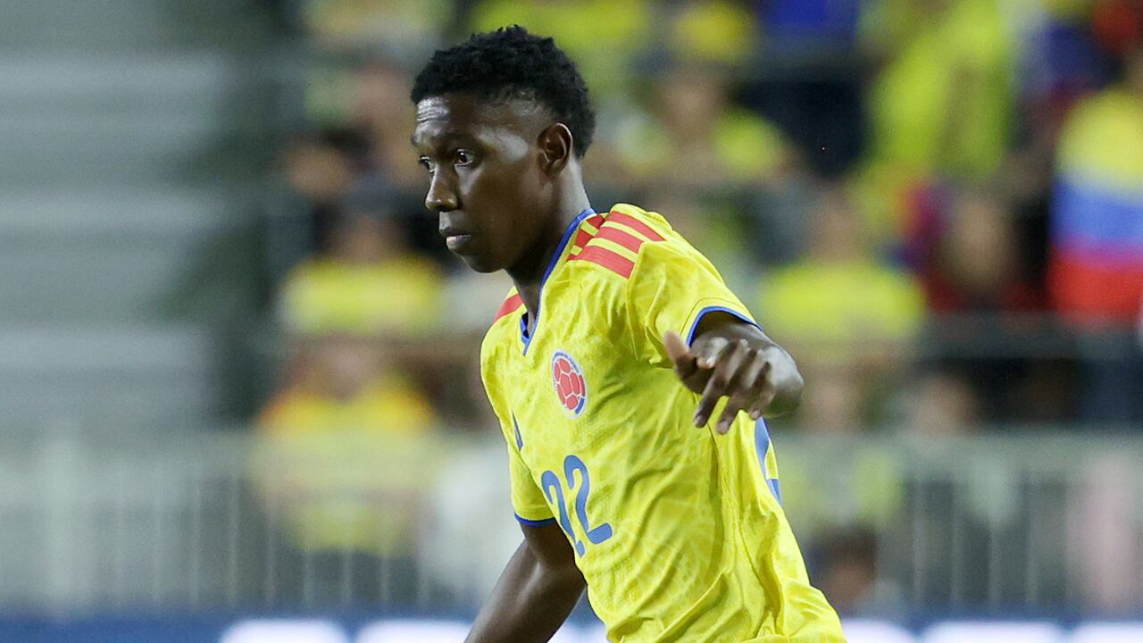 Yaser Asprilla será titular con Selección Colombia ante Australia.