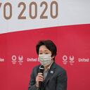 La presidenta del comité organizador de los Juegos Olímpicos y Paralímpicos de Tokio, Seiko Hashimoto, habla ante los miembros de la mesa directiva de los Juegos de Tokio. (Nicolas Datiche/Pool Photo via AP)