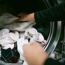 Trucos para quitar las bolitas y pelusas de las prendas favoritas.