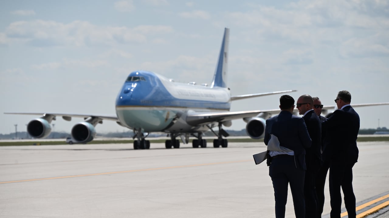 La operación de estas aeronaves supera los $200,000 dólares por hora de vuelo.