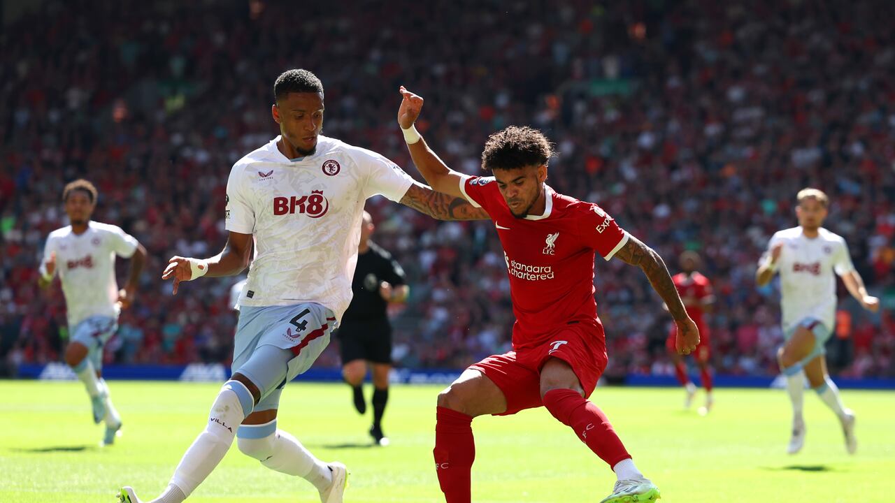 Luis Díaz con Liverpool FC v Aston Villa - Premier League