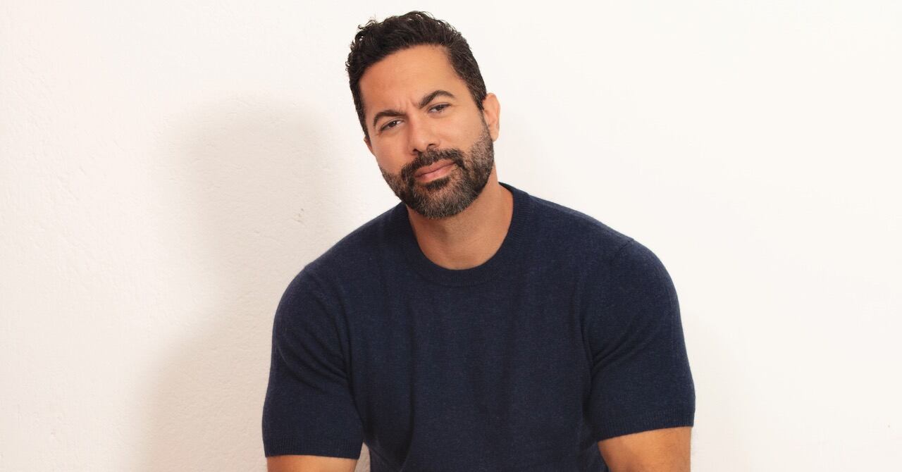 Víctor Turpin, el actor colombiano que actúa en 'Scream 7'.