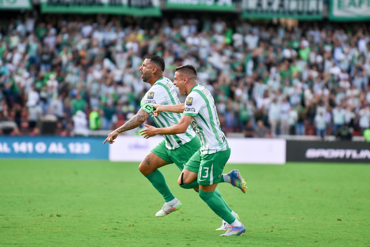 Edwin Cardona celebrando su gol con Atlético Nacional