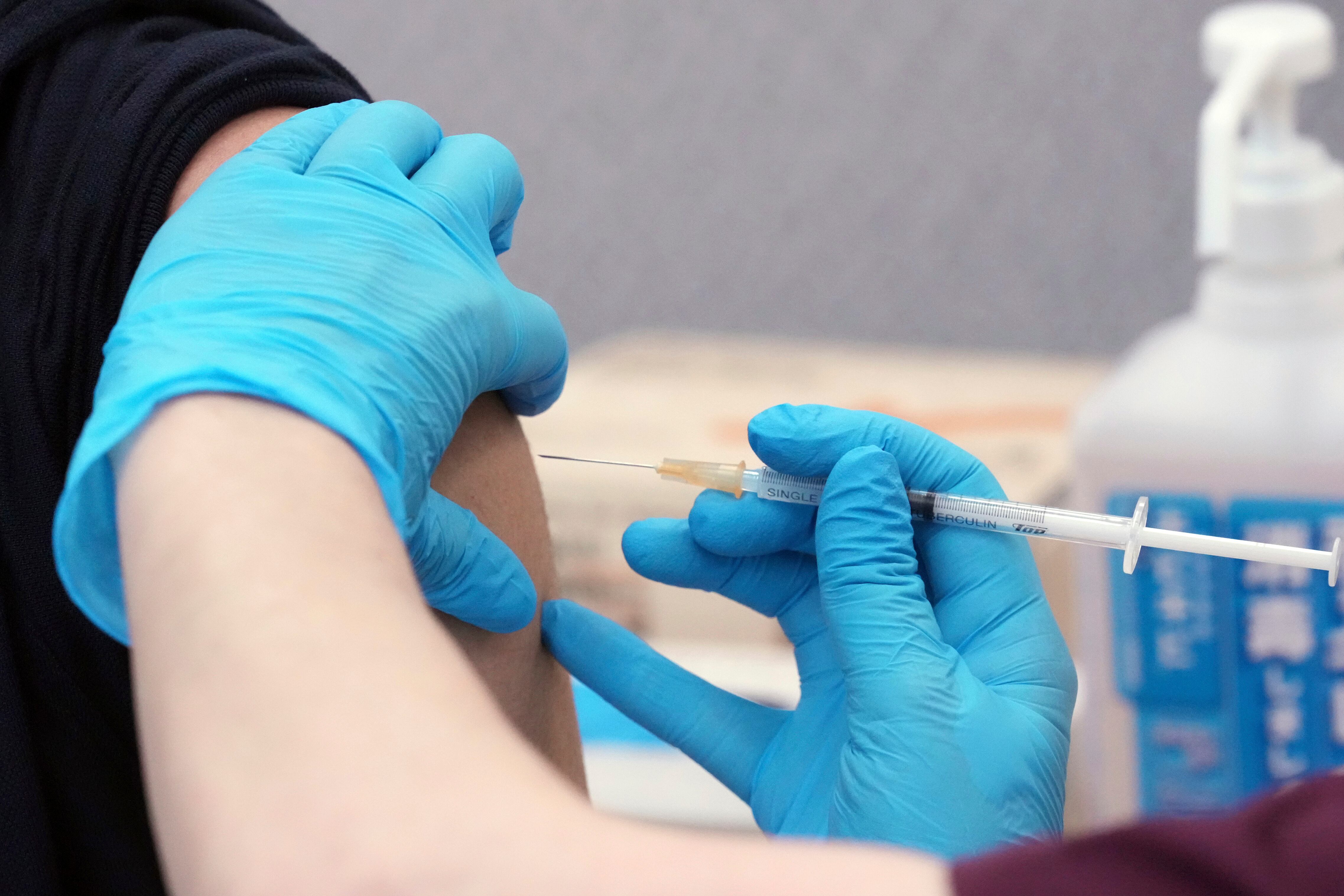 "Lo estamos contemplando": director del Dapre sobre levantar restricción de edad para vacunación contra la covid 19