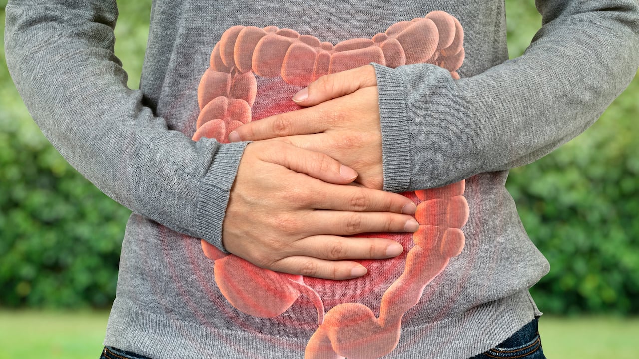 La limpieza del colon es clave para evitar complicaciones de salud.