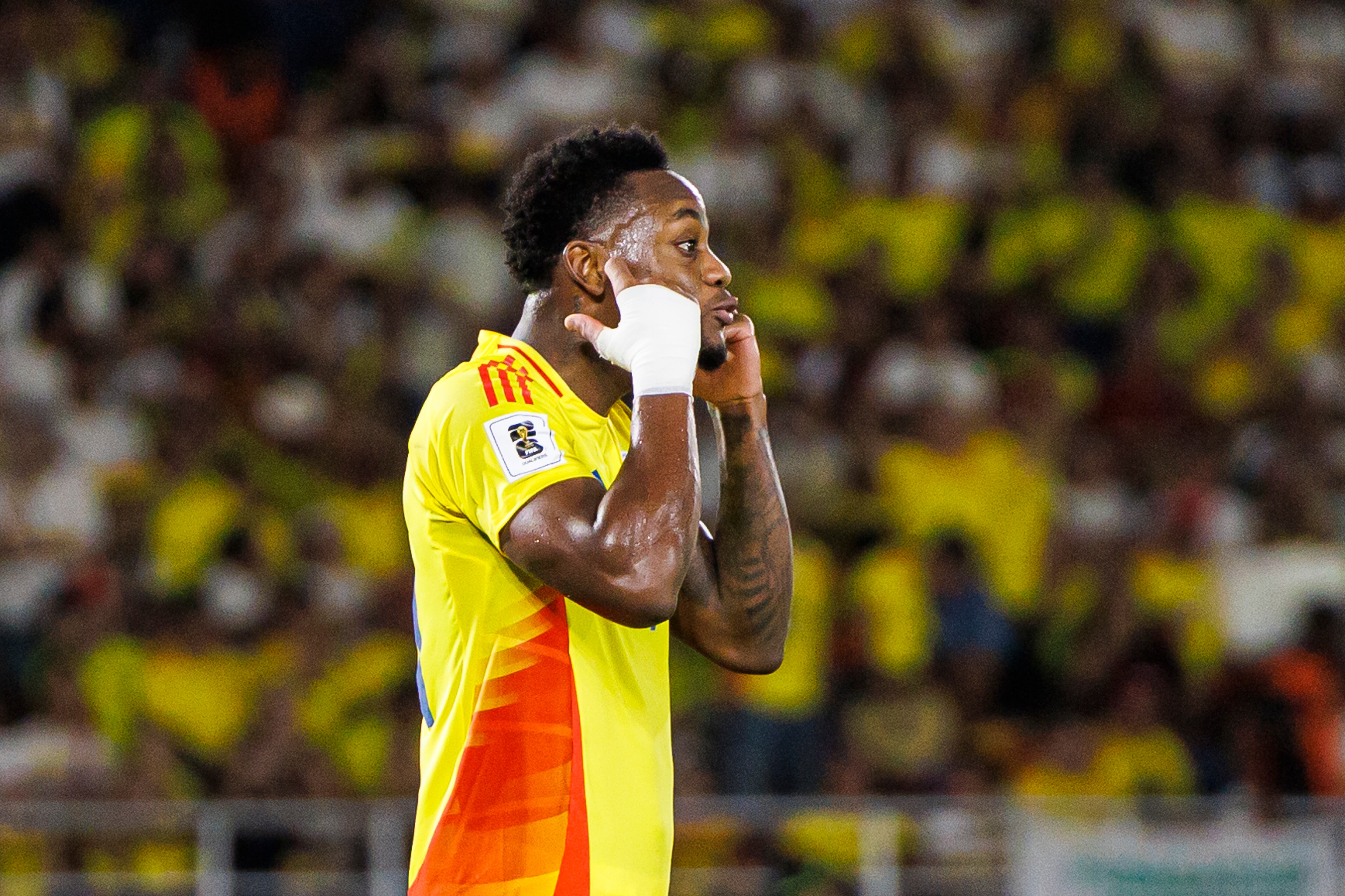 BARRANQUILLA, COLOMBIA - MARCH 25: Jhon Duran of Colombia gestures during the South American FIFA World Cup 2026 Qualifier match between Colombia and Paraguay at Roberto Melendez Metropolitan Stadium on March 25, 2025 in Barranquilla, Colombia. (Photo by Mauricio Duque/Eurasia Sport Images/Getty Images)