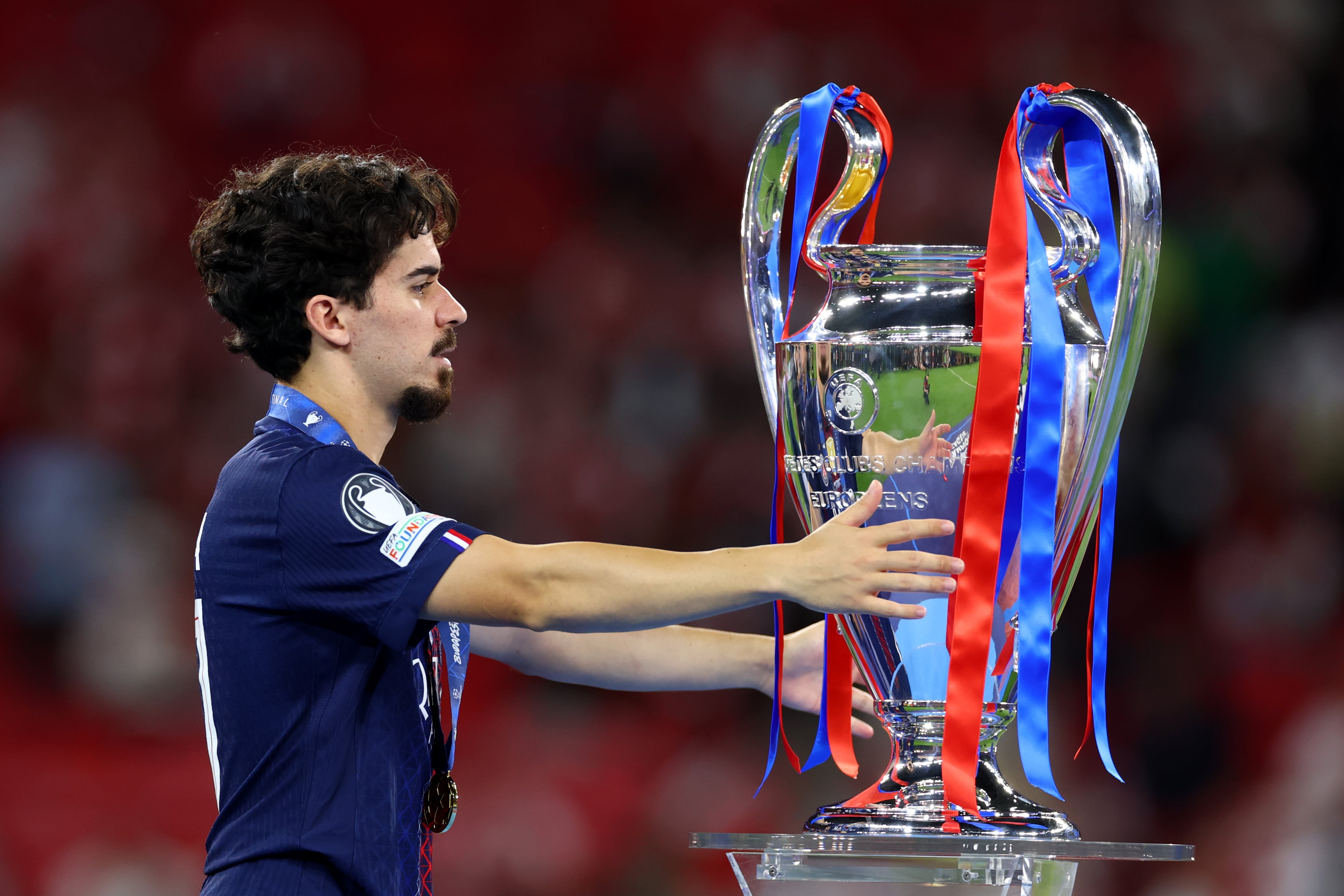 Vitinha con la Champions League.