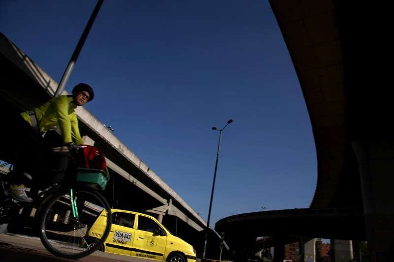    El primer reporte sobre el comportamiento de la contaminación atmosférica en el 'día por el aire limpio' o 'día sin carro', reveló una disminución significativa en contaminantes asociados con la combustión de los vehículos particulares.