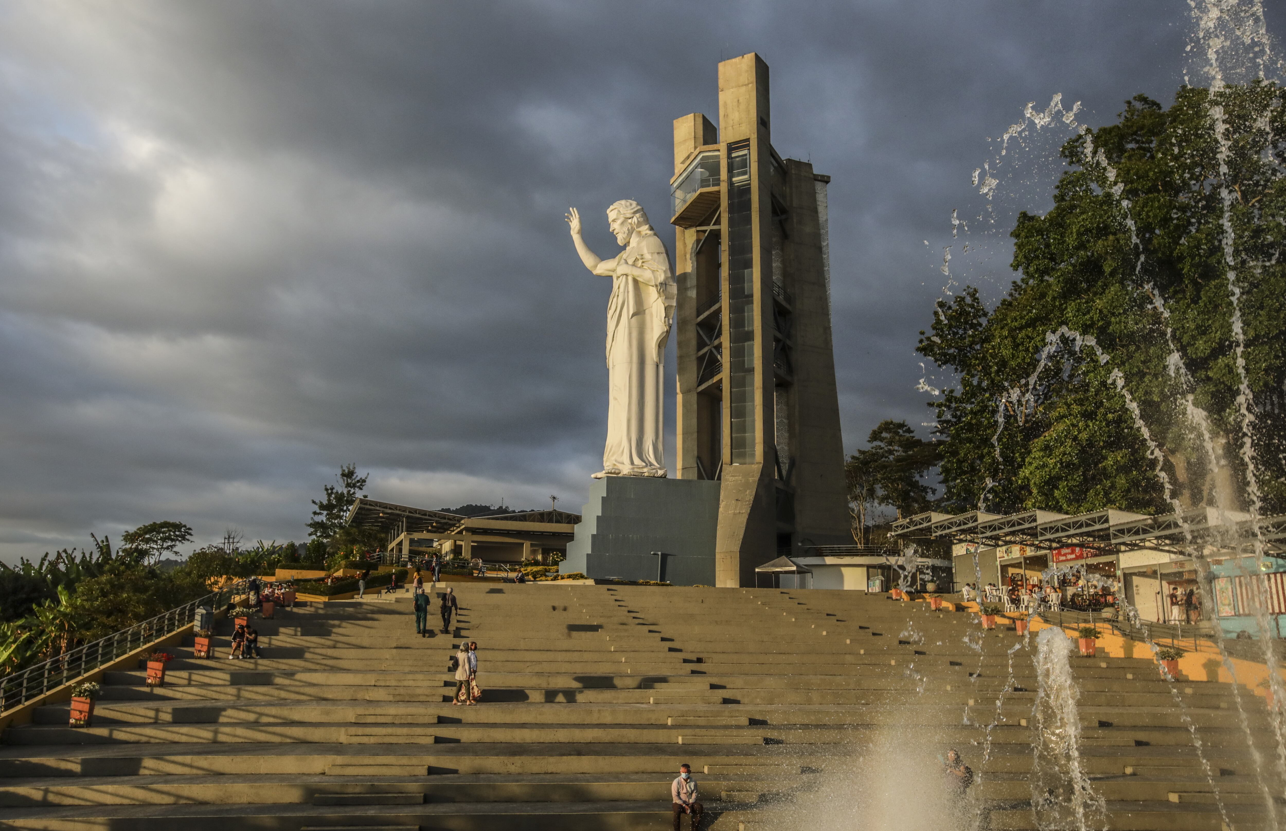 La estatua de El Santísimo en Floridablanca es un punto turístico de la región.