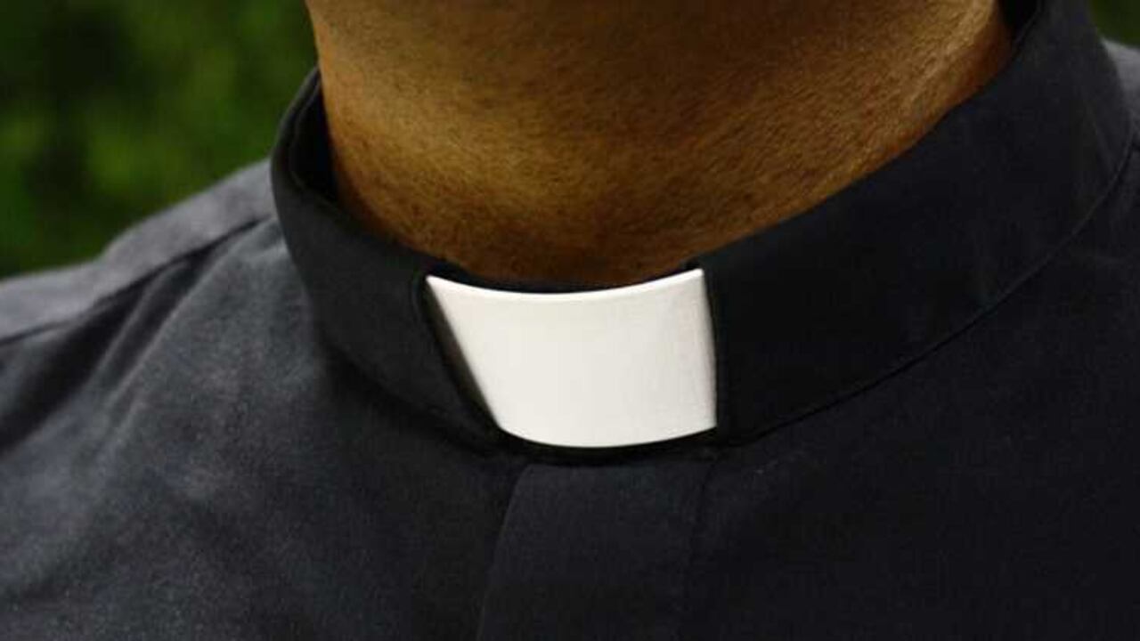 El sacerdote deberá pagar una multa de $50.000 dólares
