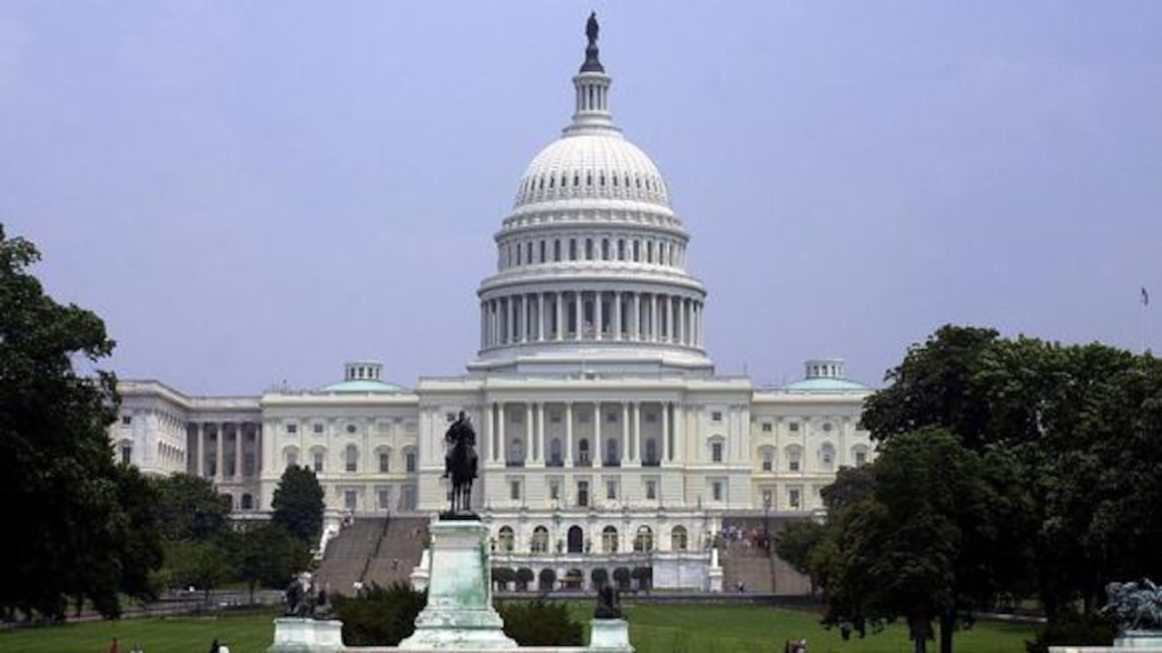 Esta foto muestra la vista de la fachada norte del Capitolio de los Estados Unidos en Washington. Foto: archivo, EMilie Sommer / AFP.