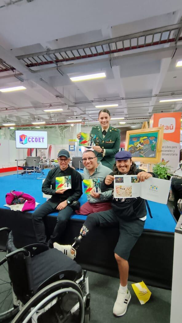 Exposición sobre el conflicto armado se convierte en un libro y nace en plena feria de Bogotá