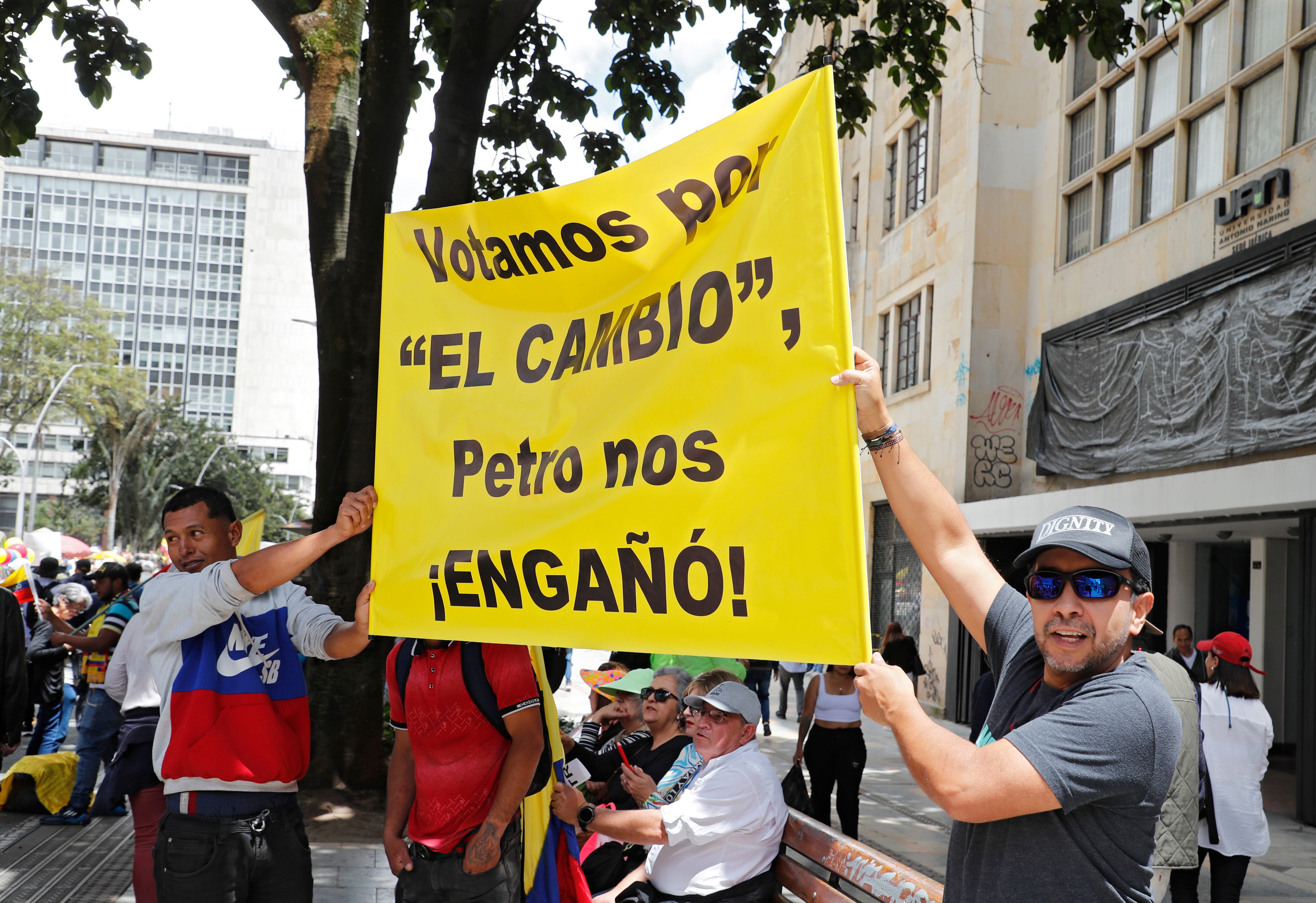 Miles de colombianos se dieron cita para protestar en contra de las reformas que busca aprobar el gobierno del presidente Gustavo Petro, en la llamada Marcha de la Mayoría.
cambio
Bogota junio 20 del 2023
Foto Guillermo Torres Reina / Semana