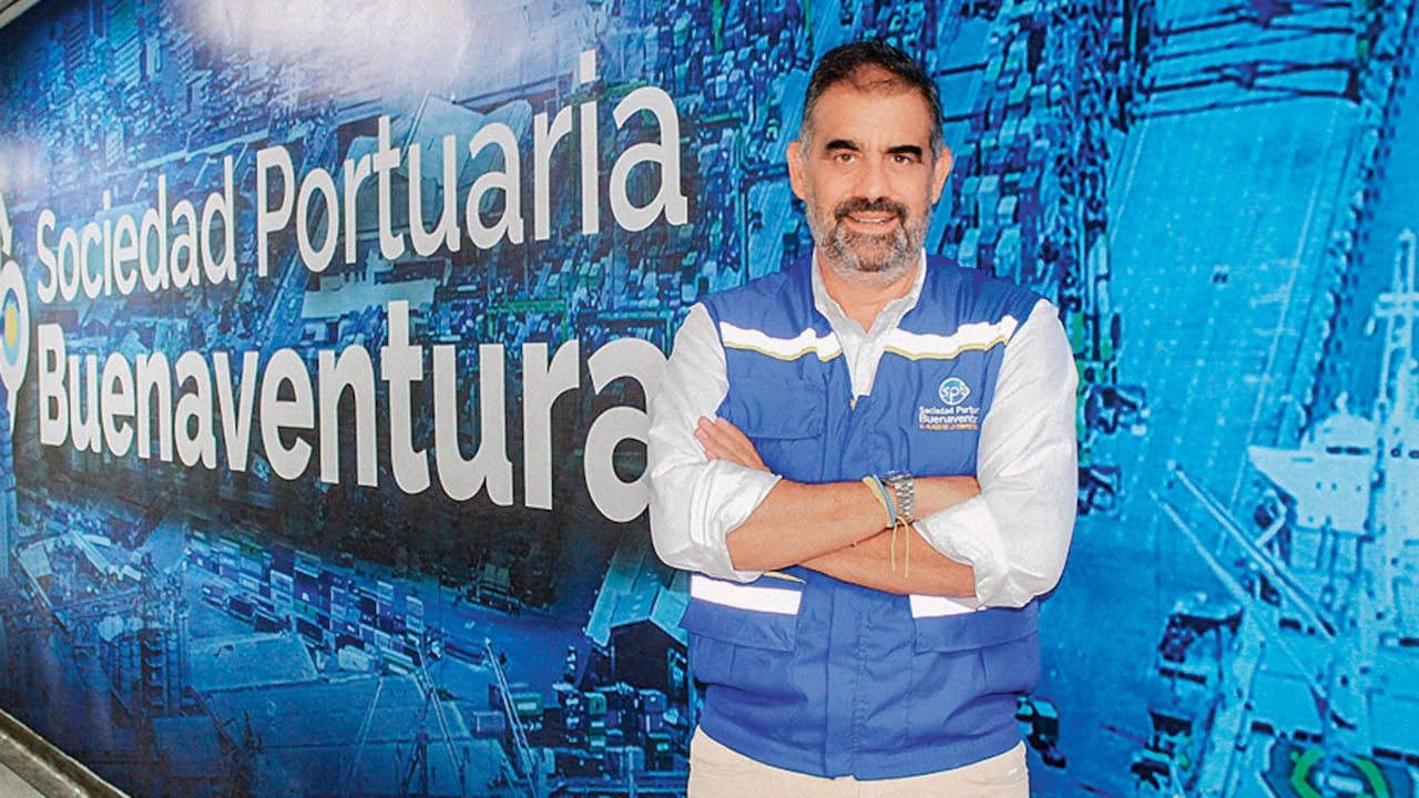 Liborio Cuéllar, gerente general de la Sociedad Portuaria Regional de Buenaventura, explica que esta terminal es única, pues maneja casi todos los tipos de carga: contenedores, vehículos, carga que no cabe en contenedores como hierros, aceros y resinas, así como carga a granel.