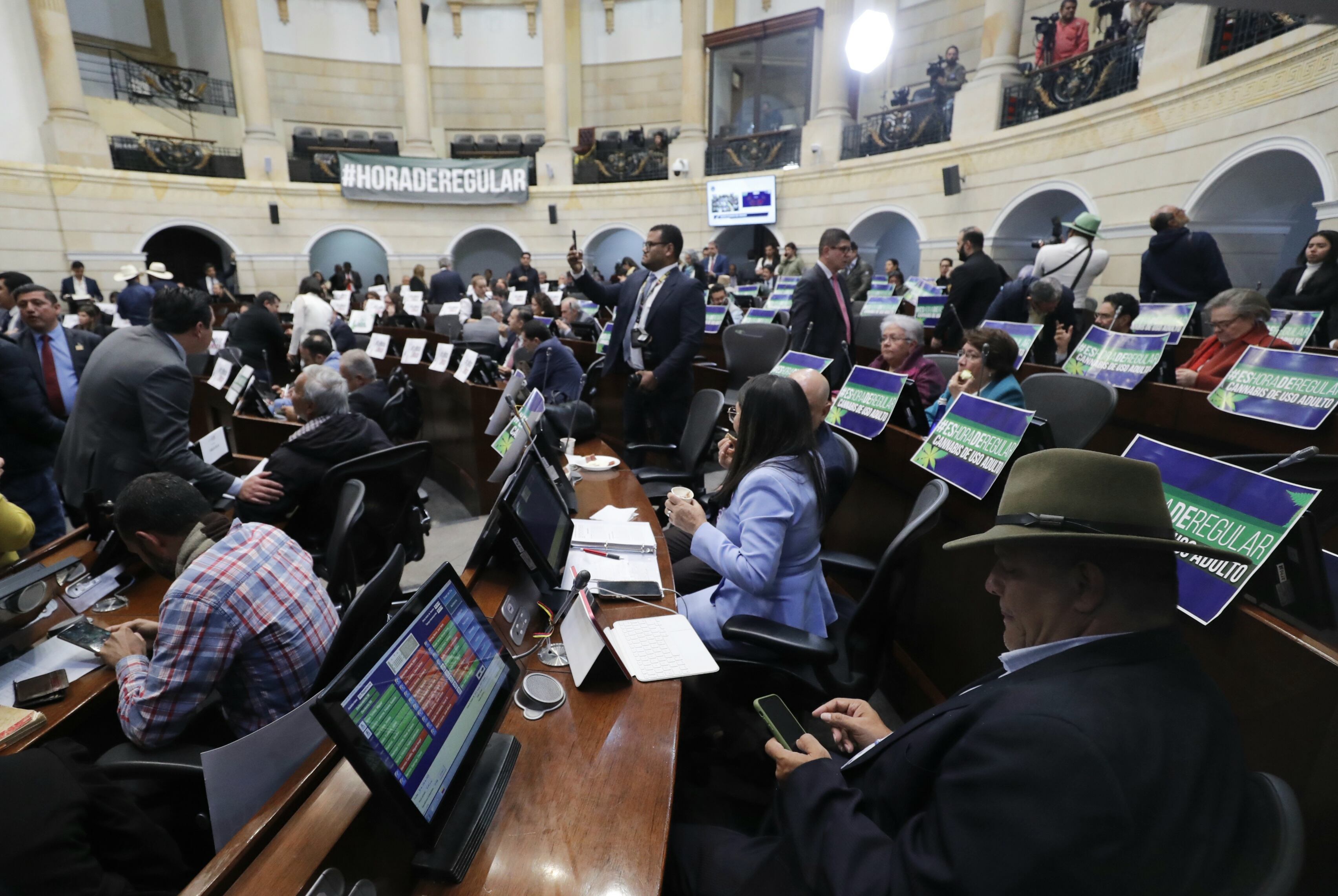 Plenaria del Senado ultimo día de sesiones ordinarias del Congreso