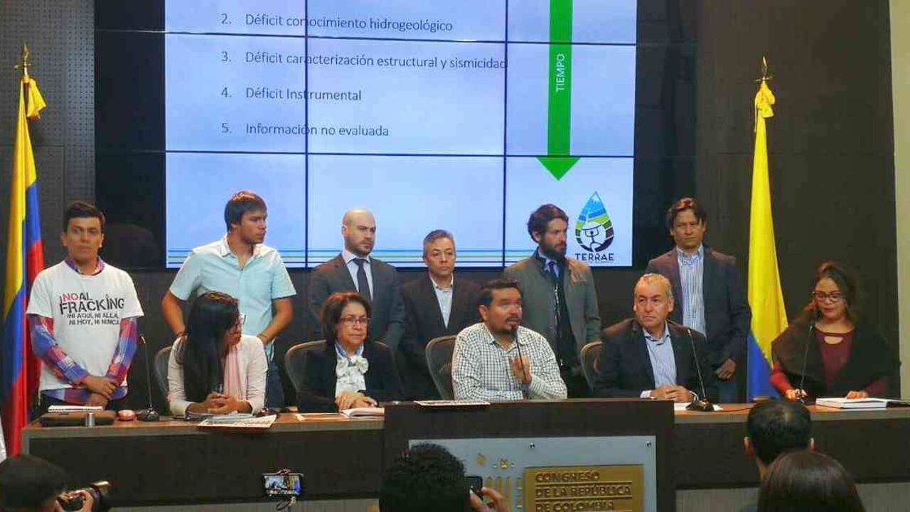 En el Senado de la República se adelantó una rueda de prensa para dar a conocer aspectos de la audiencia pública y la marcha-carnaval del próximo 7 de junio. Foto: tomada de Twitter de @LucianoQuindio