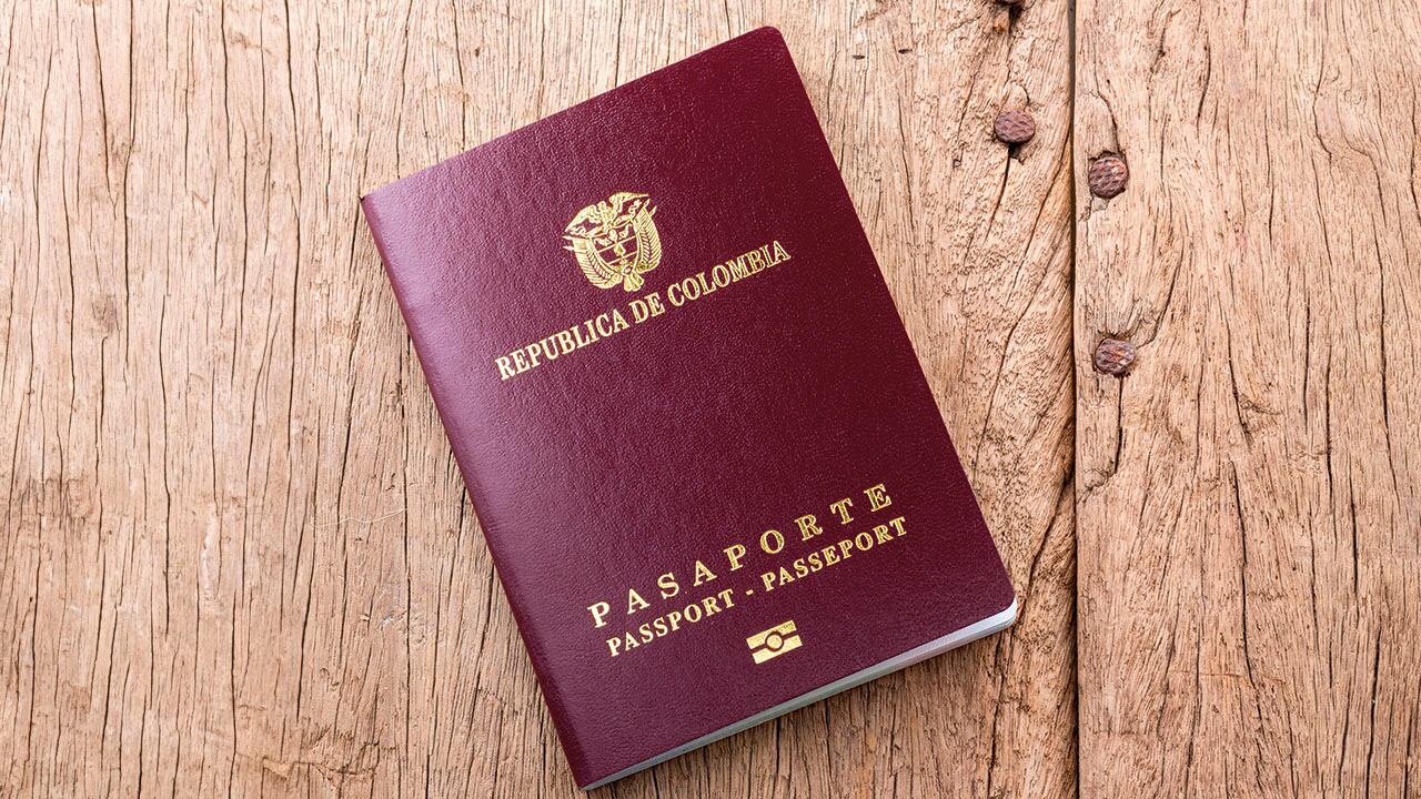 El lío de los pasaportes ha estado presente durante todo el Gobierno Petro.