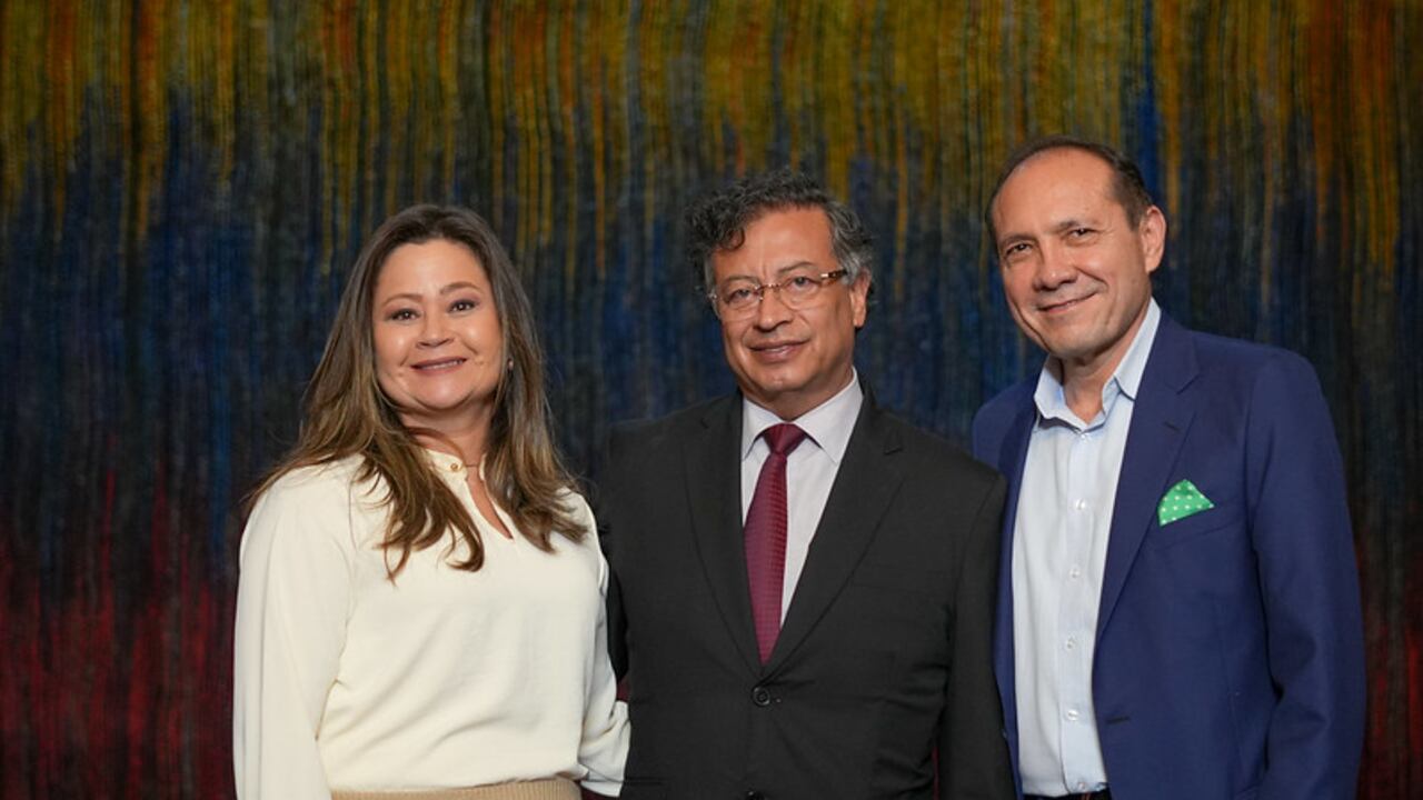 Petro posesión Sanguino y Rojas