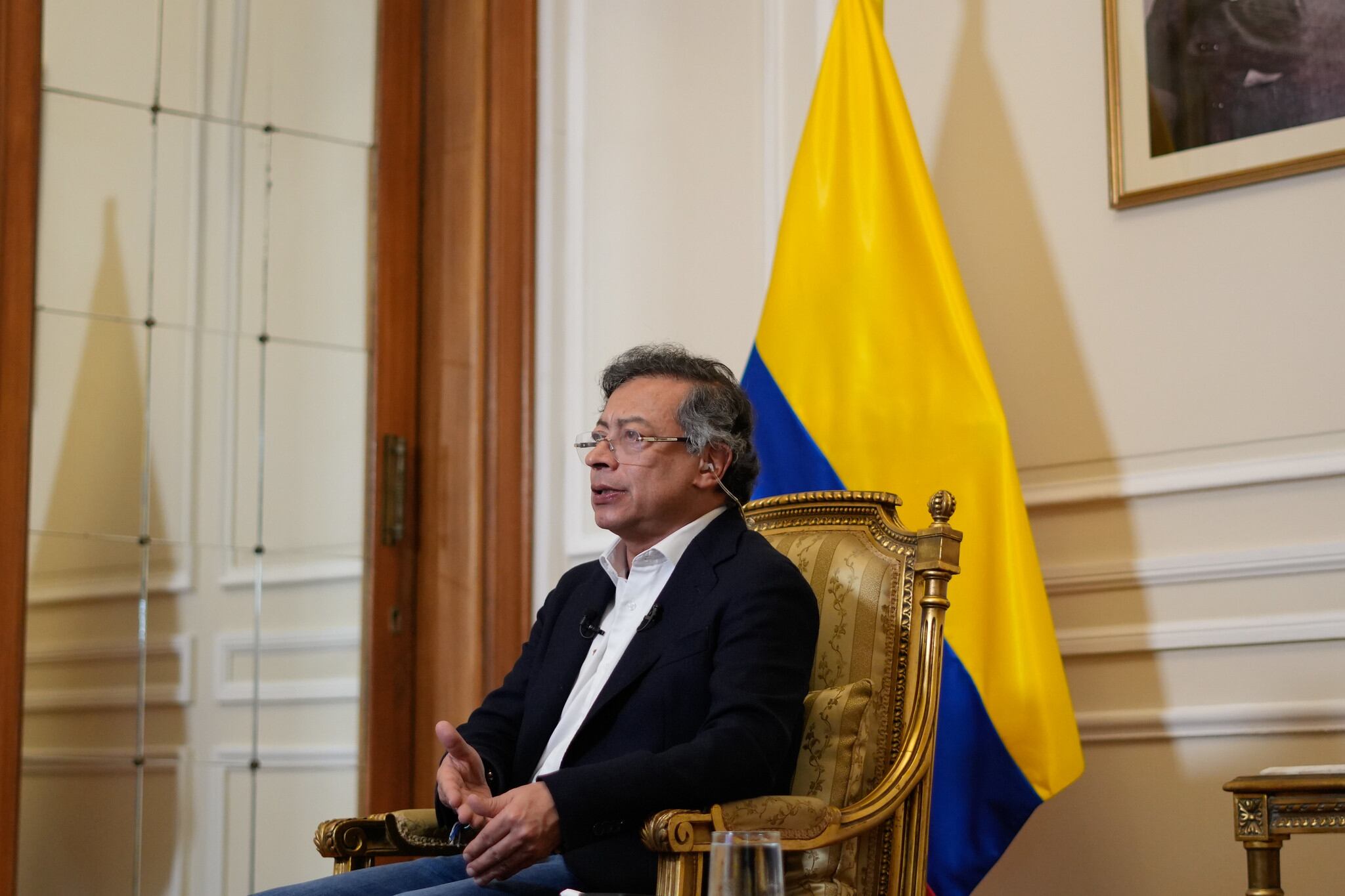 El presidente Gustavo Petro durante la entrevista con Al Jazeera desde El Cairo, Egipto.