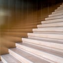 Joven de 19 años perdió la vida al caer de las piernas de su pareja en las escaleras de una bodega