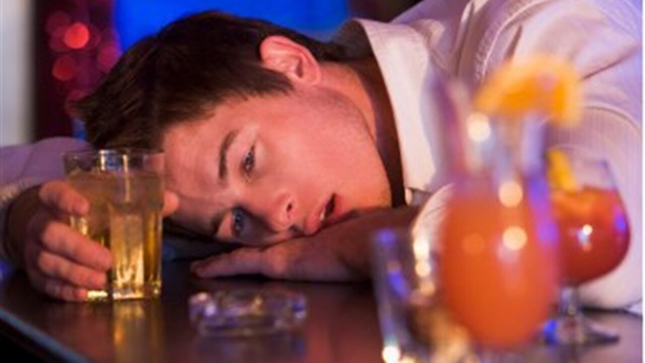 El exceso de alcohol es perjudicial para la salud.