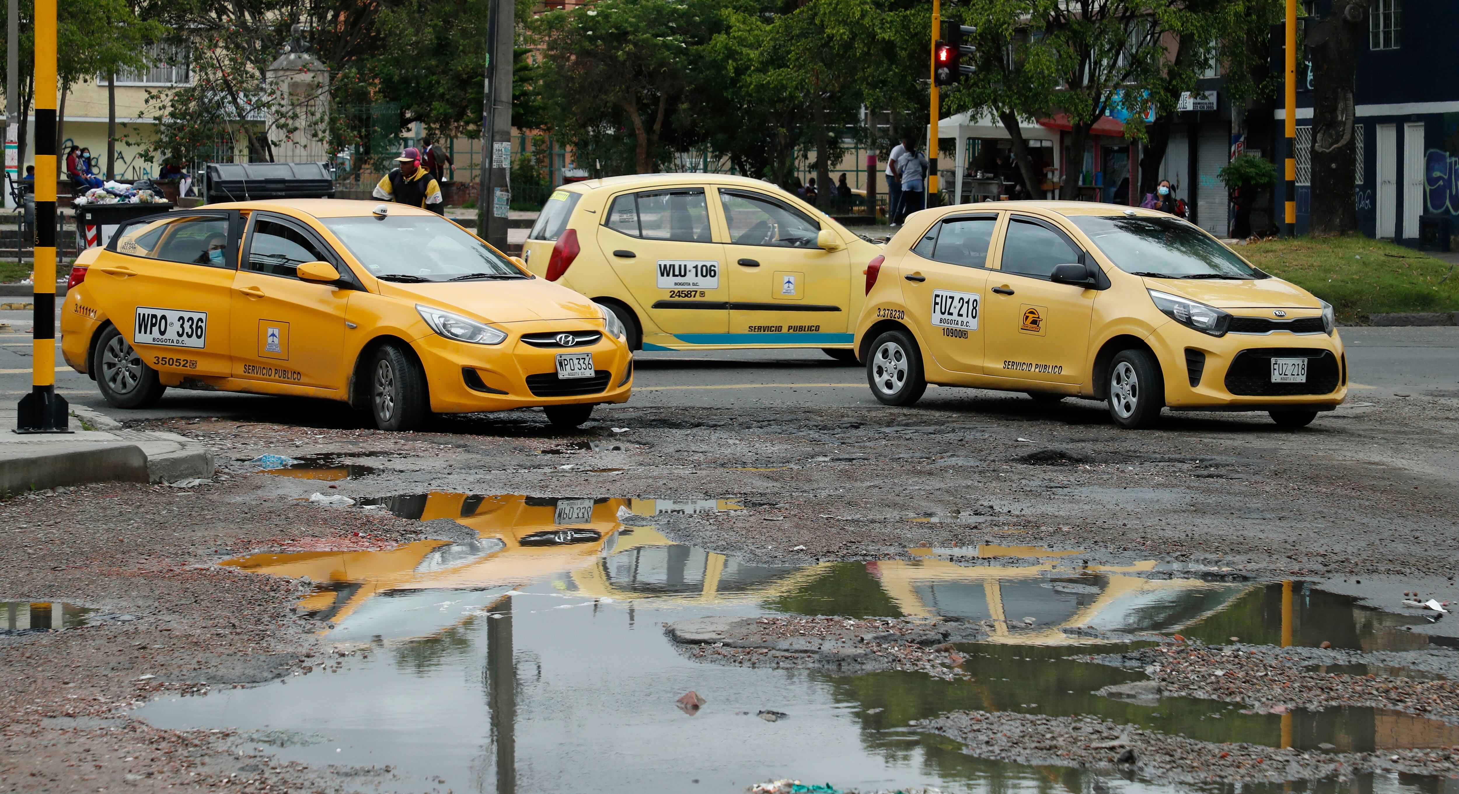 Deterioro de la malla vial en Bogotá
huecos en las vías sur de Bogotá 
Bogota julio 27 del 2021
Foto Guillermo Torres Reina / Semana