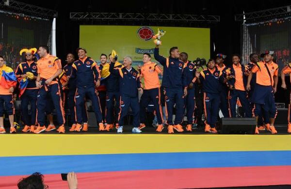 Los jugadores de la Selección Colombia, durante el multitudinario recibimiento en el Parque Simón Bolívar, en Bogotá, el domingo 6 de julio, del 2014, luego de su brillante participación en el Mundial Brasil 2014. Foto: Gobernación de Cundinamarca.