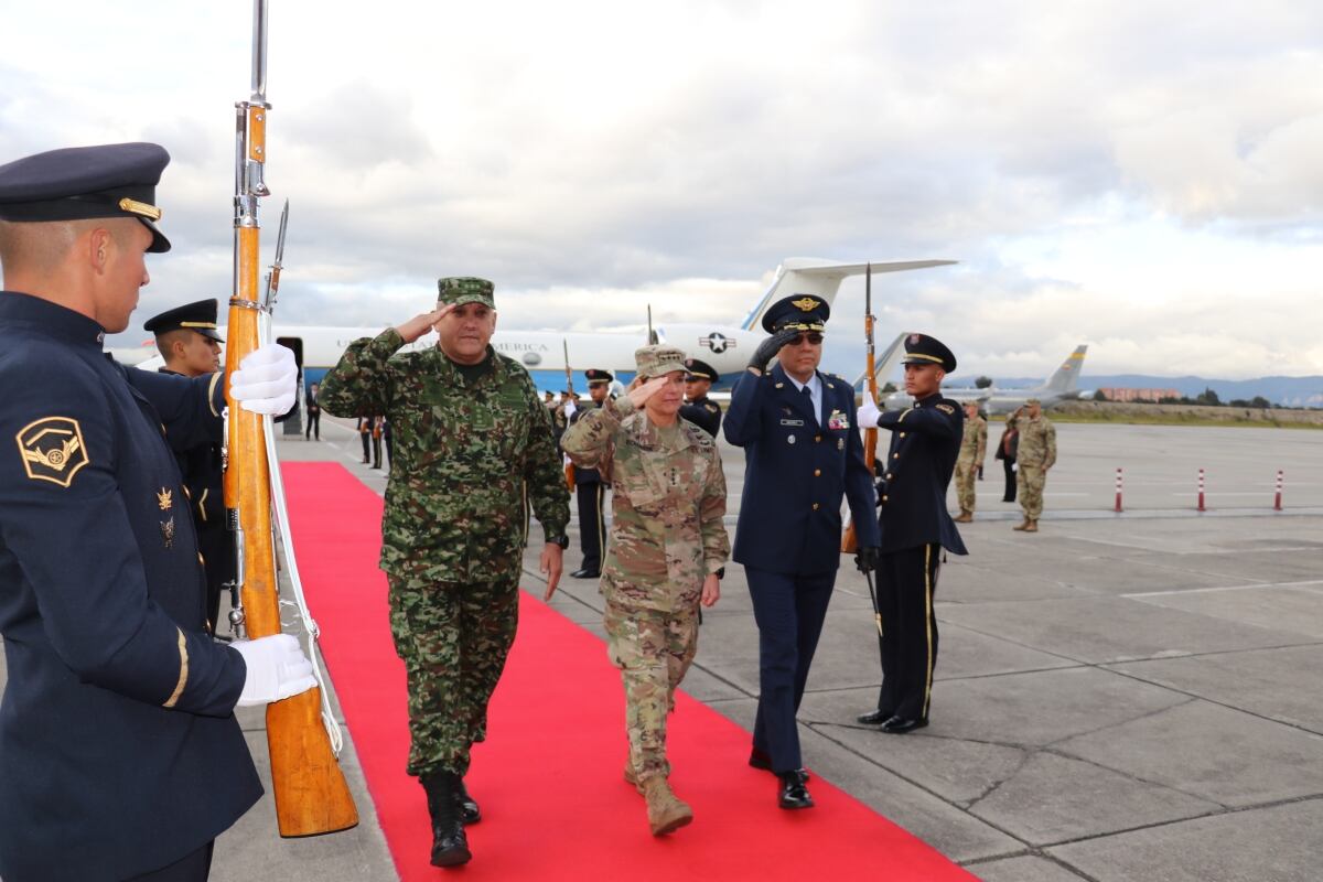 Se espera que este martes llegue el director de la Nasa.