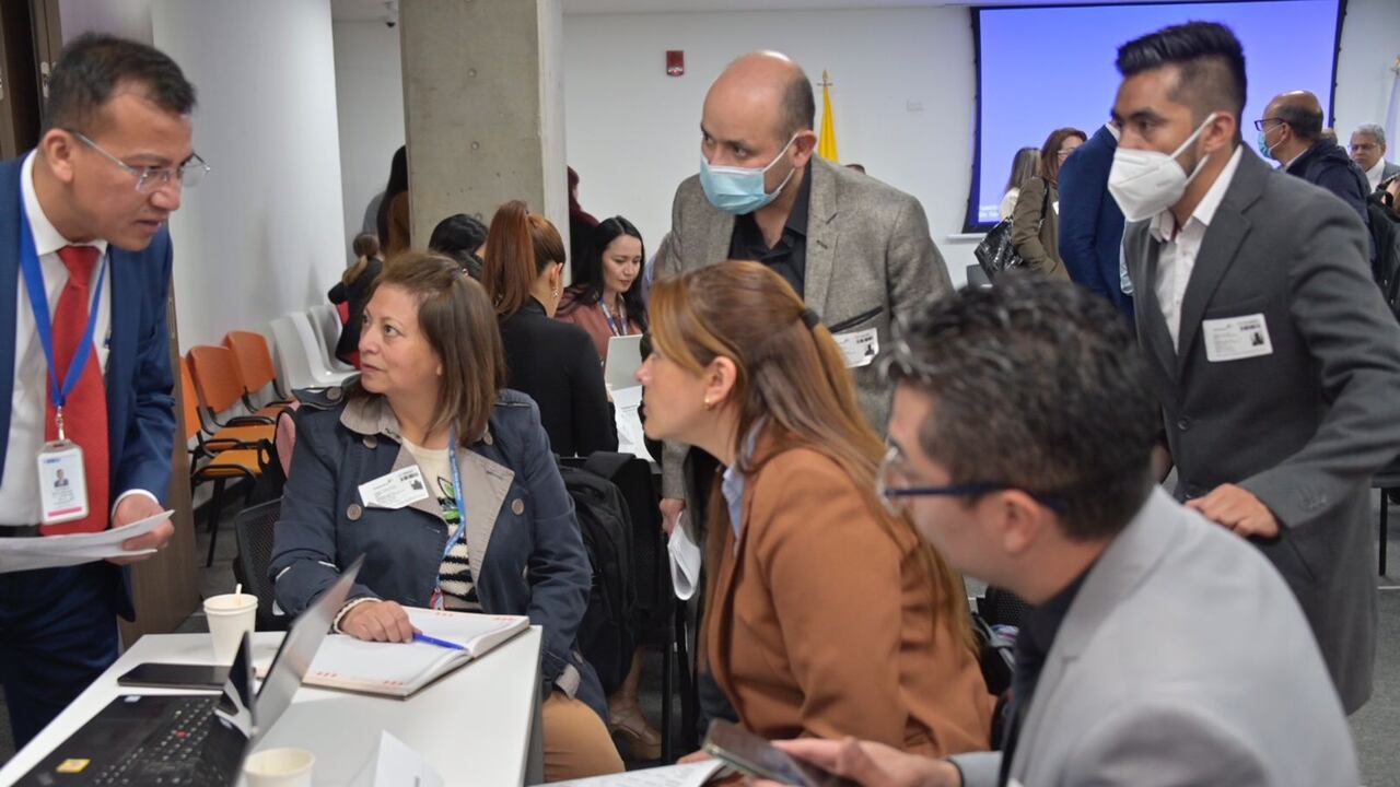 Mesas de diálogo de la Supersalud, EPS y hospitales.