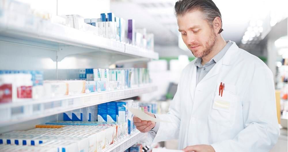 En vez de desechar los medicamentos, hay que dejarlos a disposición de las farmacias establecidas. 