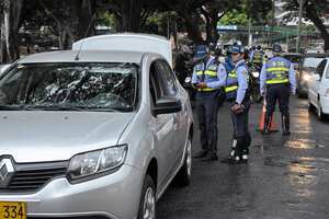 La Secretaría de Movilidad llevó a cabo operativos de control de Pico y Placa en la Avenida Sexta, Con el fin de mejorar los problemas de movilidad que atraviesa la ciudad.