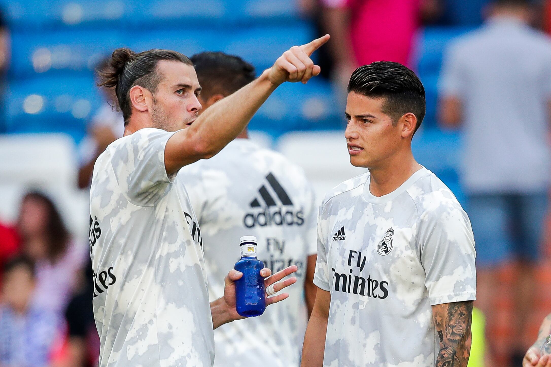 MADRID, SPAIN - AUGUST 24: (L-R) Gareth Bale of Real Madrid, James Rodriguez of Real Madrid during the La Liga Santander  match between Real Madrid v Real Valladolid at the Santiago Bernabeu on August 24, 2019 in Madrid Spain (Photo by David S. Bustamante/Soccrates/Getty Images)