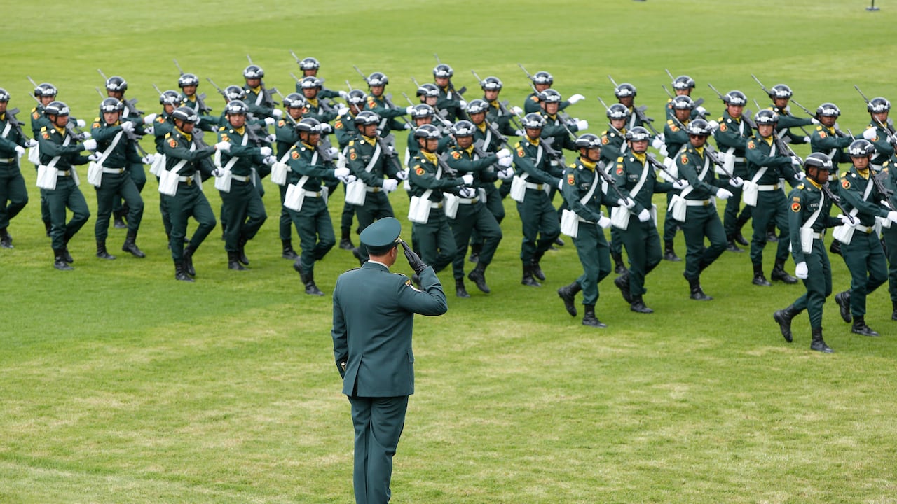Esta es la verdadera historia de las inasistencias del presidente Petro a las ceremonias de la Armada y la Fuerza Aérea