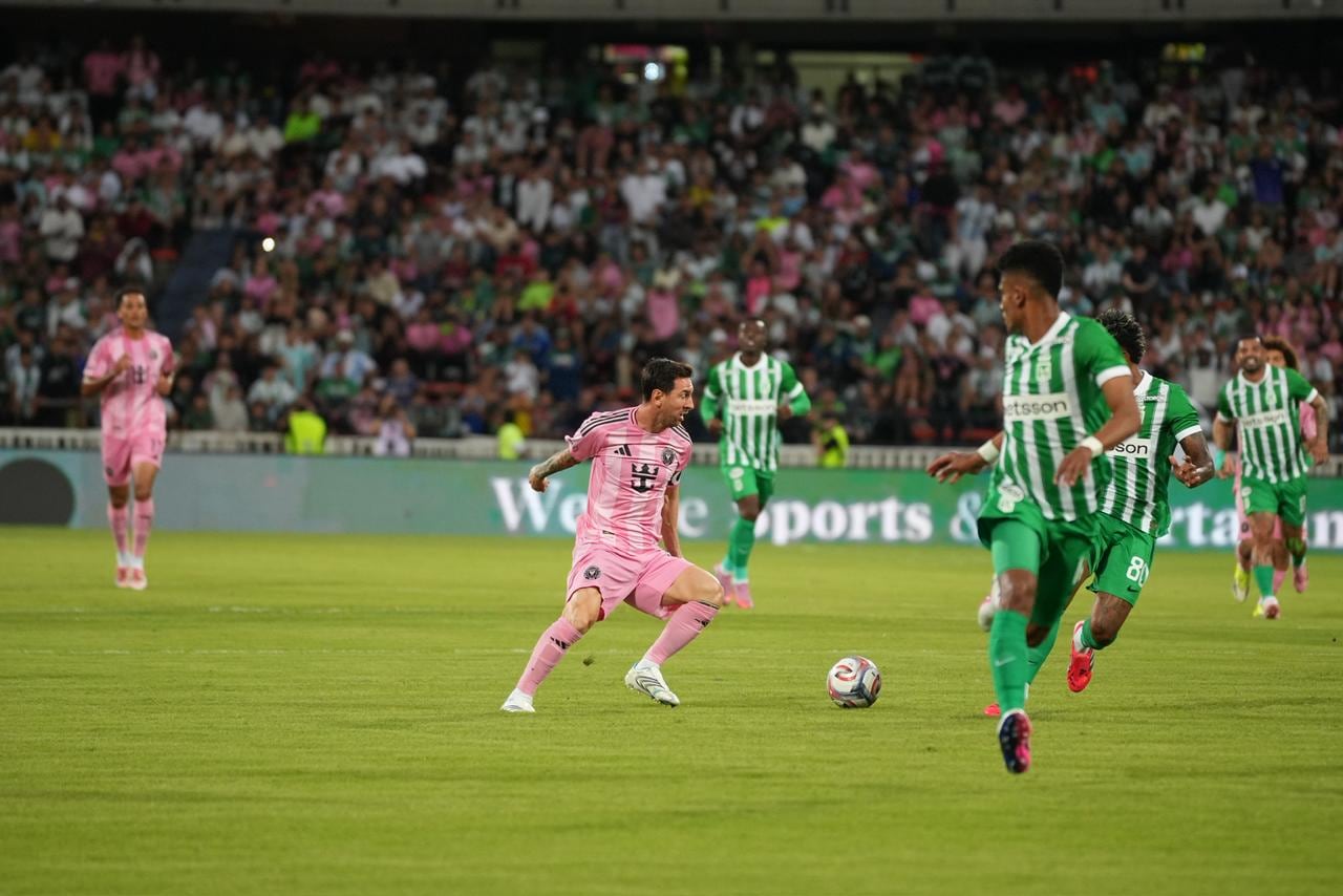 Lionel Messi contra Nacional.