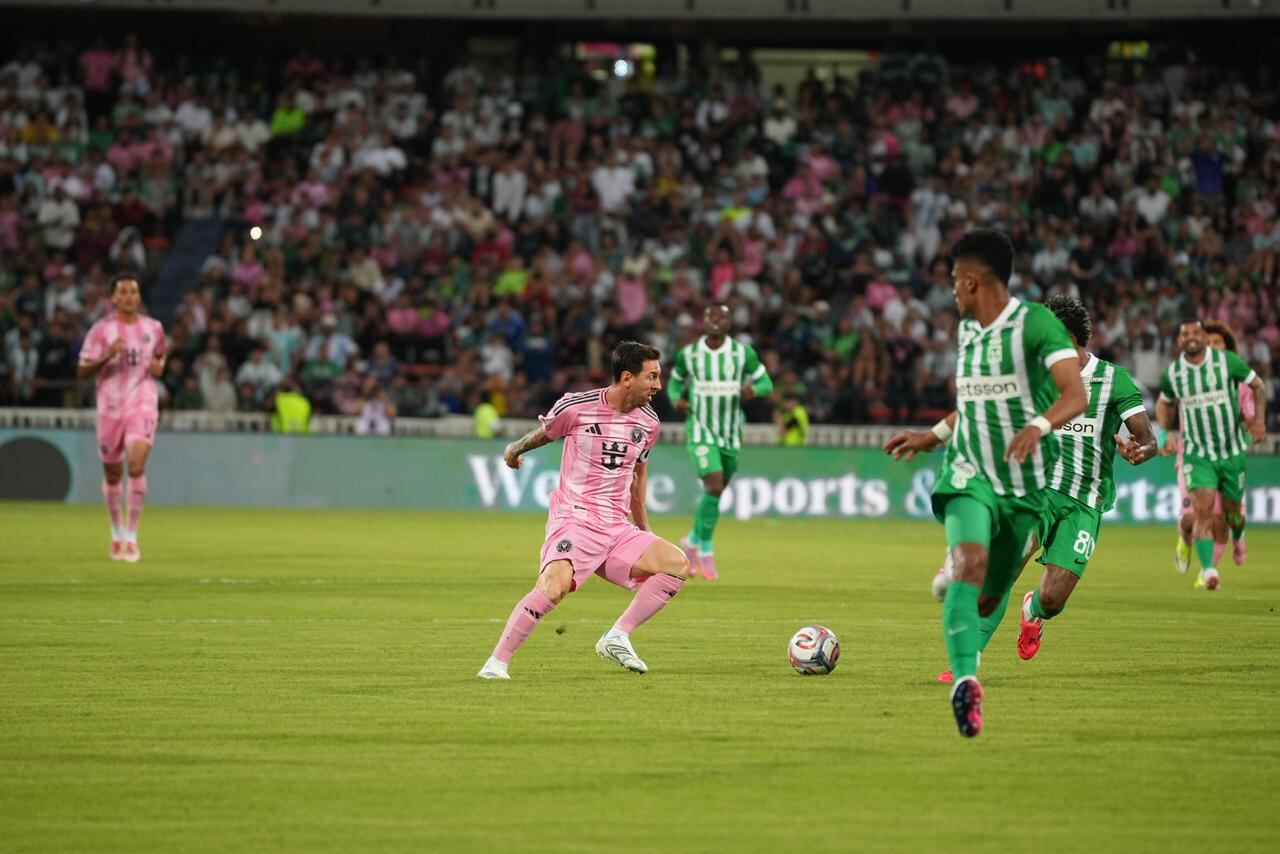 Lionel Messi contra Nacional.