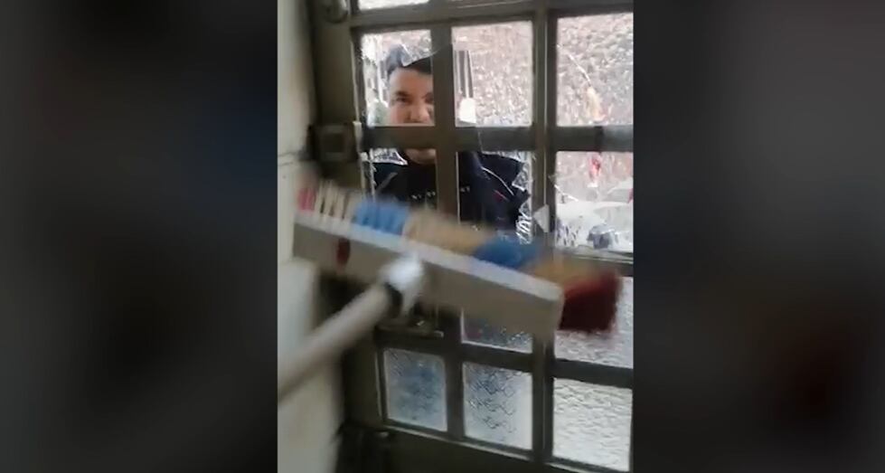 José Alejandro Rodríguez, presunto responsable de amenazar de muerte a su exnovia. El ataque quedó grabado y la víctima lo compartió por redes sociales.