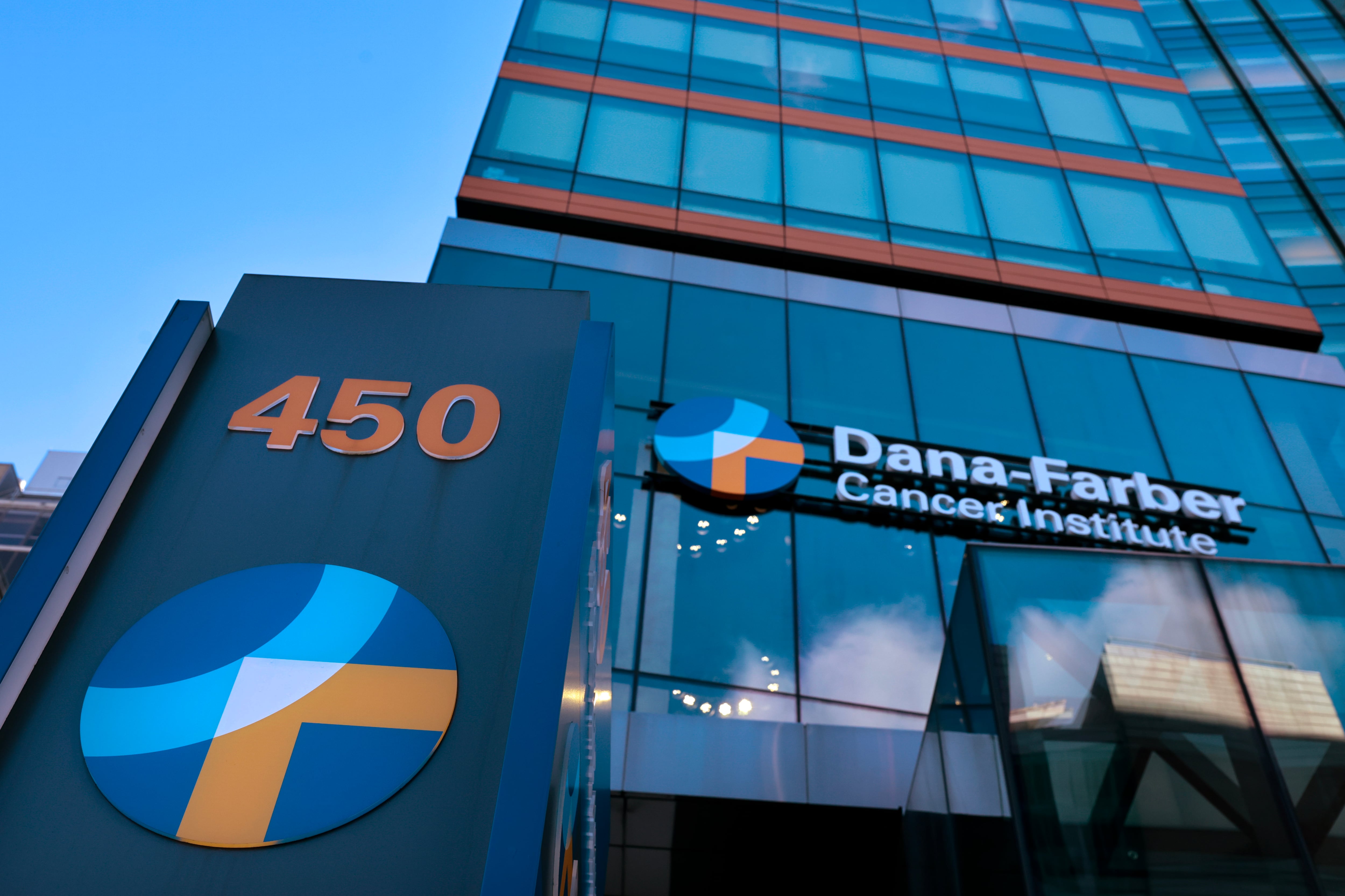 Exterior del Instituto del Cáncer Dana-Farber.