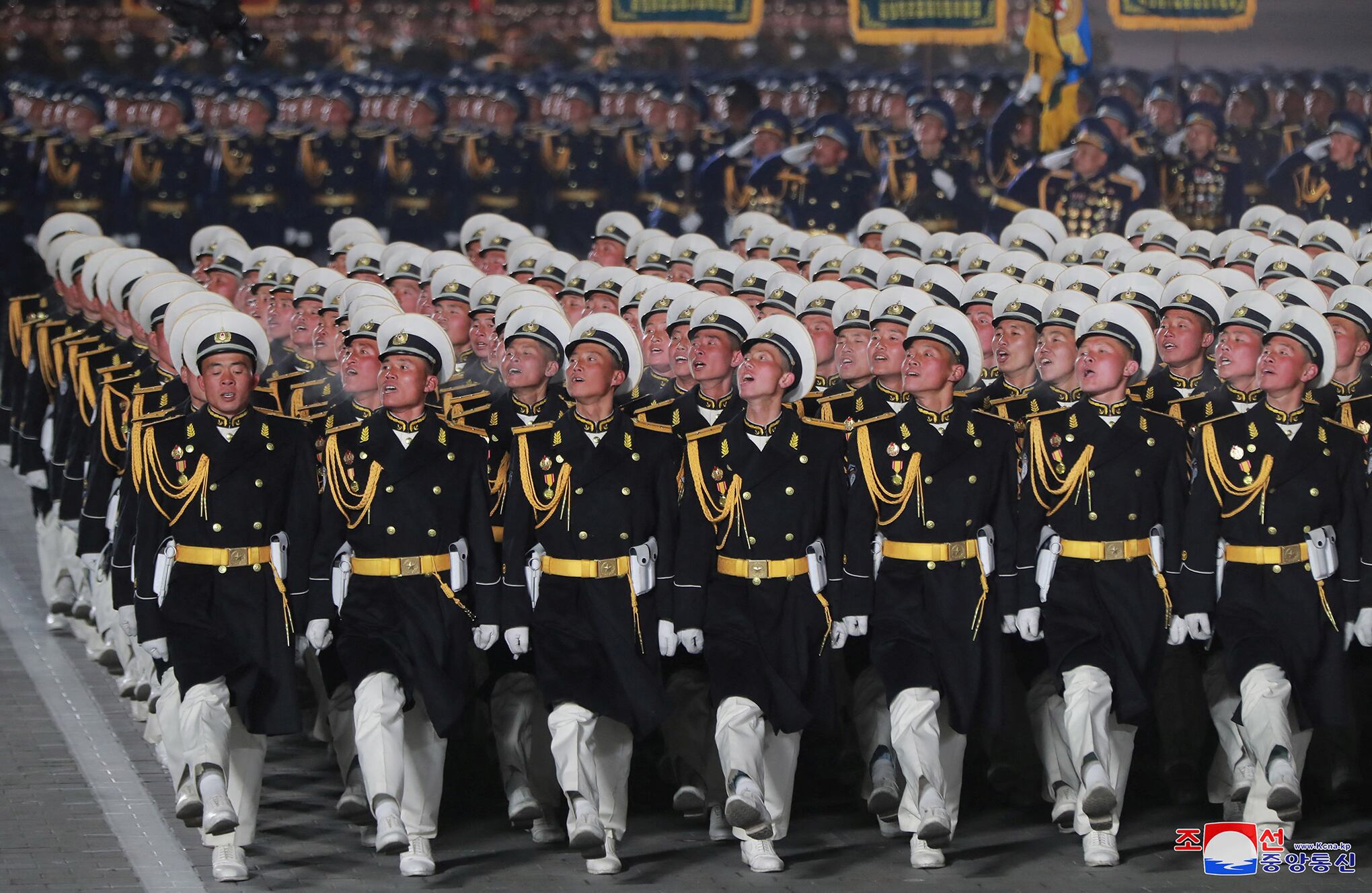 En Imágenes : Misiles en exhibición en desfile de Corea del Norte