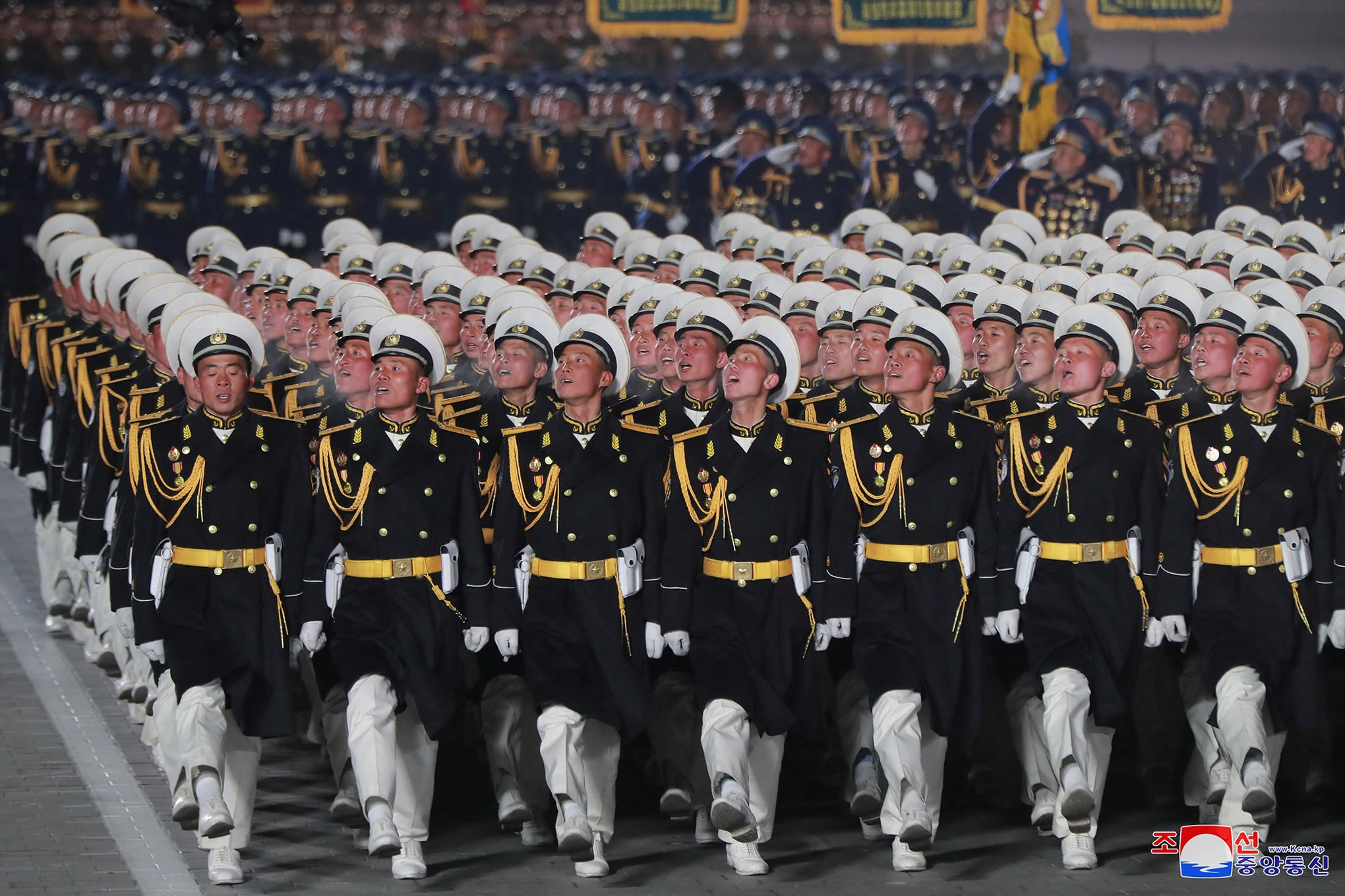 En Imágenes : Misiles en exhibición en desfile de Corea del Norte