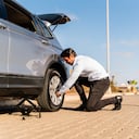 Ubicar correctamente las llantas nuevas es clave para evitar pérdidas de control, especialmente en superficies mojadas.