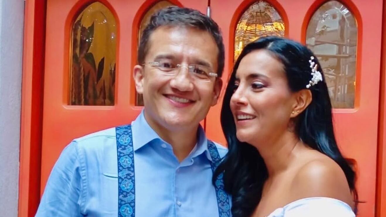 Este es el esposo de la presentadora Alejandra Gómez quien murió de manera repentina, también es periodista
