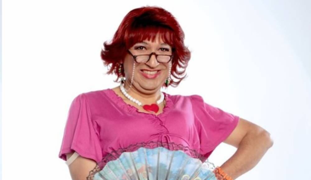 Nicolás Cardona interpretando a La Bumbi