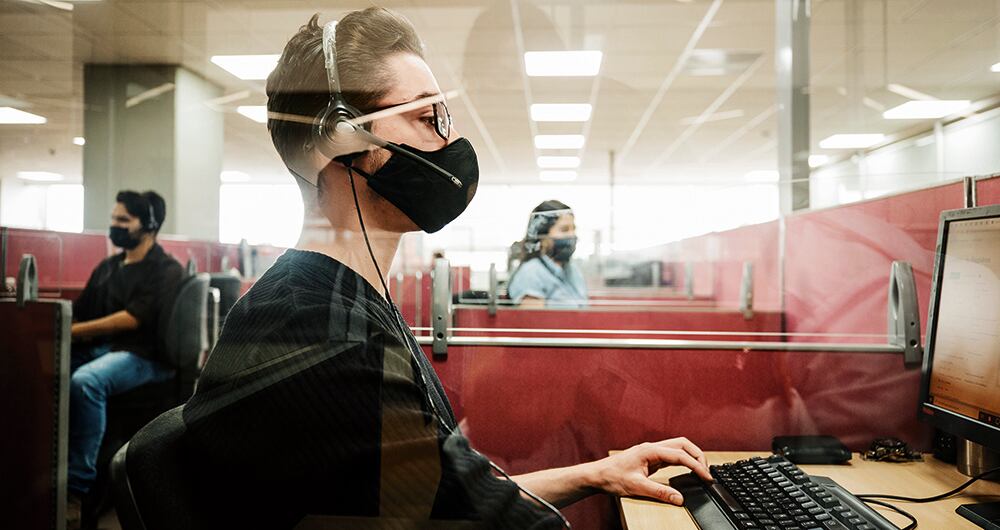 Una de las cifras más preocupantes es que 33 por ciento de los jóvenes de Colombia ni estudian ni trabajan. En la mayoría de los casos, no porque no quieran, sino porque no hay oportunidades.