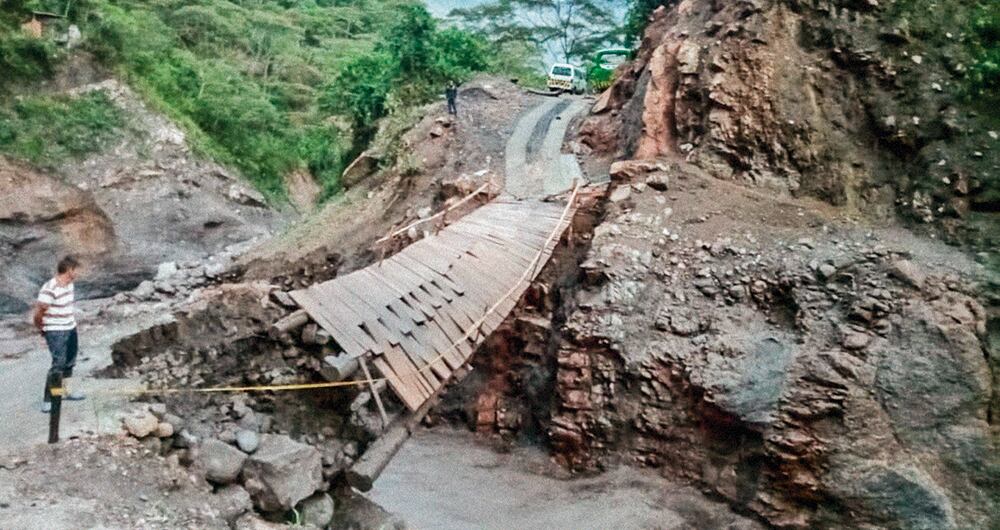 La caída de puentes es frecuente en vías secundarias y terciarias. 