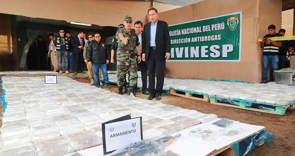 El operativo con el que fue desarticulada la banda los Empresarios fue tan importante que el entonces presidente de Perú, Martín Vizcarra, visitó el lugar. 