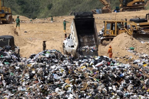 El cierre definitivo de El Carrasco debió darse hace 2 años cuando un juez lo ordenó en un fallo, no obstante, bajo la figura de emergencia sanitaria se ha logrado ampliar el plazo que tiene la administración para encontrar otro lugar de disposición de los residuos. 