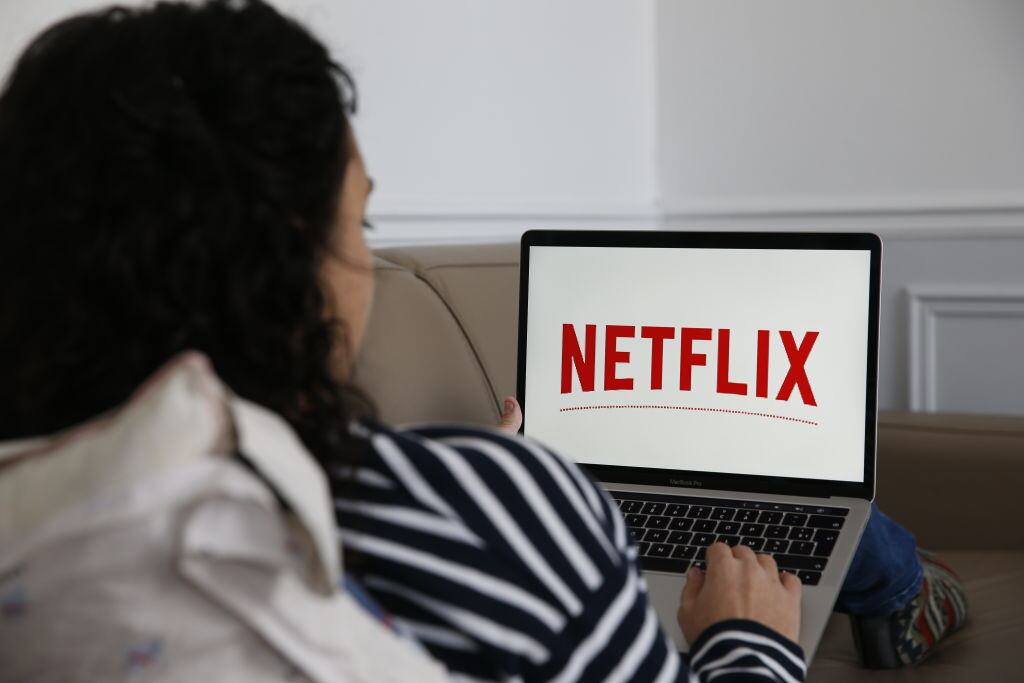 A partir del próximo mes, los colombianos tendrán que enfrentar nuevos precios para los planes de Netflix, que incluyen incrementos de hasta $6,000, según lo informado por la compañía.