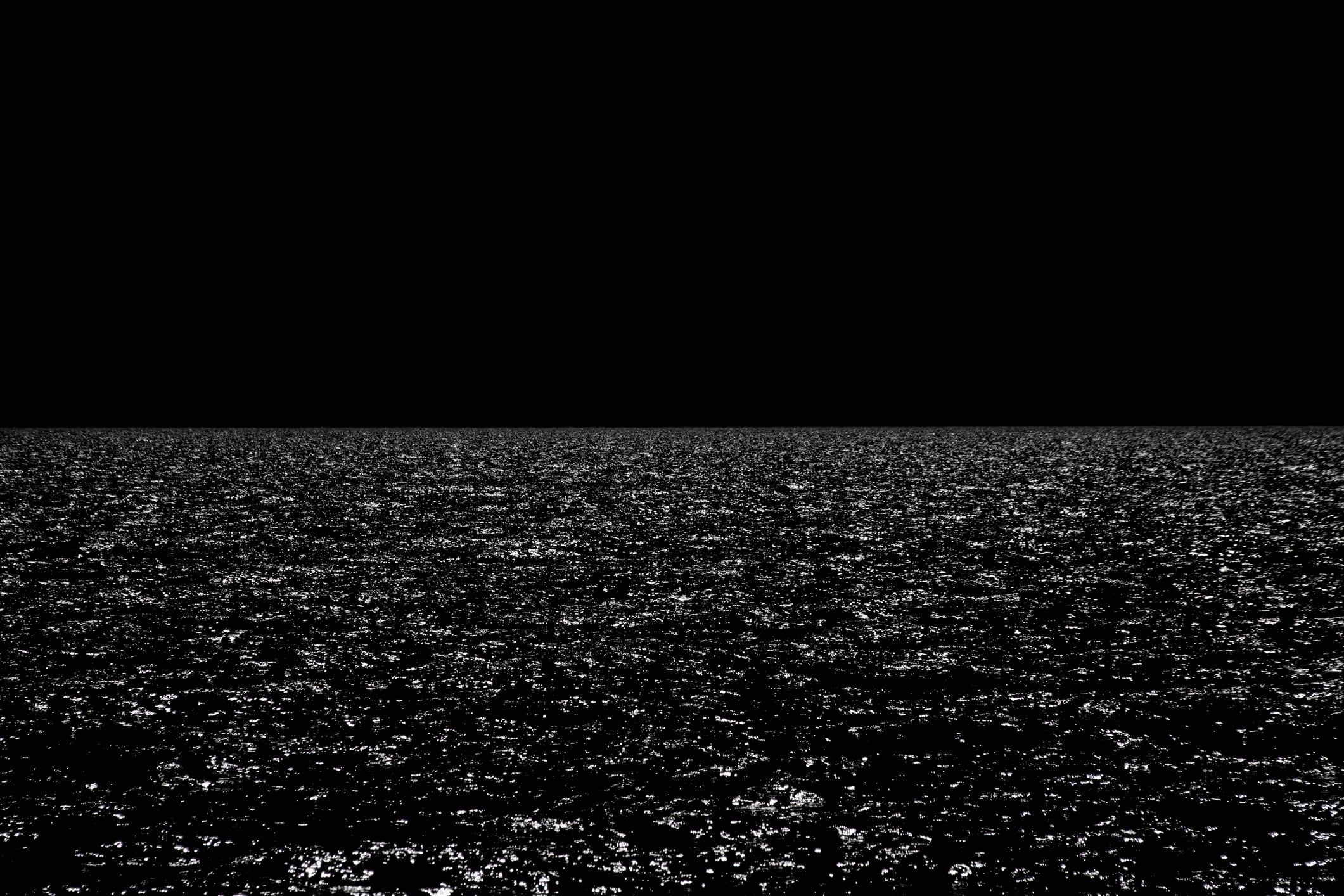 El aumento de partículas y microorganismos está dificultando el paso de la luz solar en el océano.