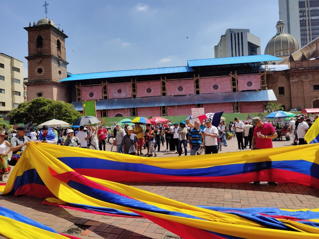 Marcha en Cali concluye pacíficamente en la Plazoleta de San Francisco.