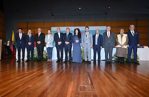 La inauguración de la Feria Internacional del Libro de Bogotá, el pasado 21 de abril, fue presidida por 12 hombres y una mujer, un hecho que causó indignación en el sector. Foto: FilBo